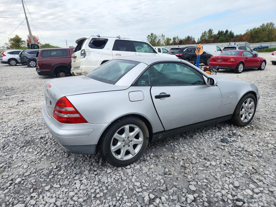 Aukcja sprzedaży 1998 Mercedes-benz Slk, vin: WDBKK47F7WF045851, numer aukcji: 72412856