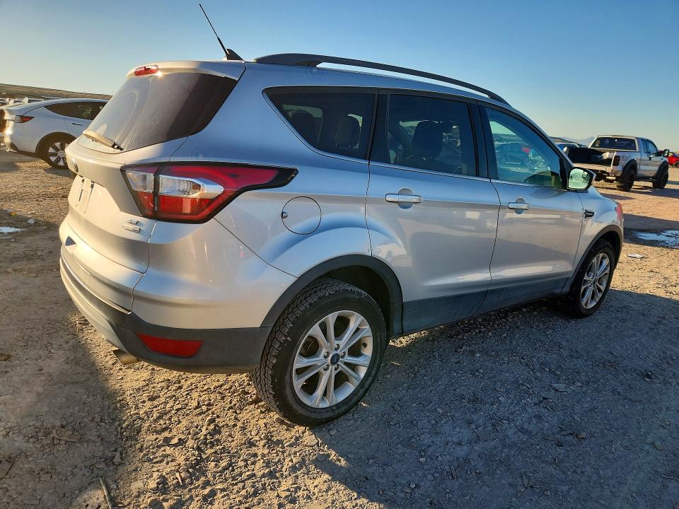Продаж на аукціоні авто 2018 Ford Escape, vin: 1FMCU9GD7JUC60805, номер лоту: 73649456