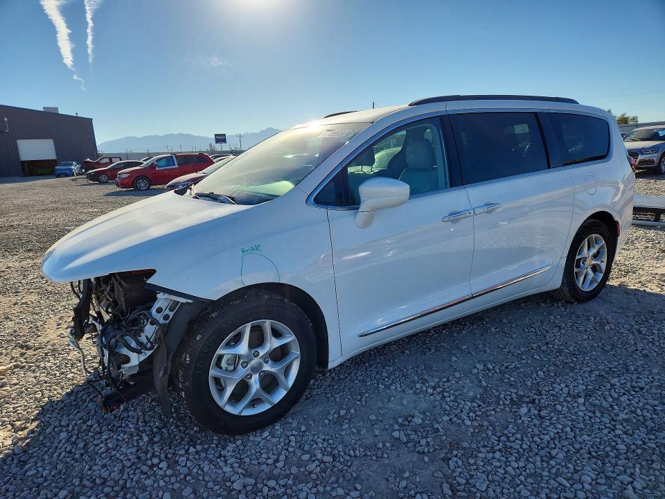 Продажа на аукционе авто 2017 Chrysler Pacifica, vin: 2C4RC1BG0HR552937, номер лота: 70993416