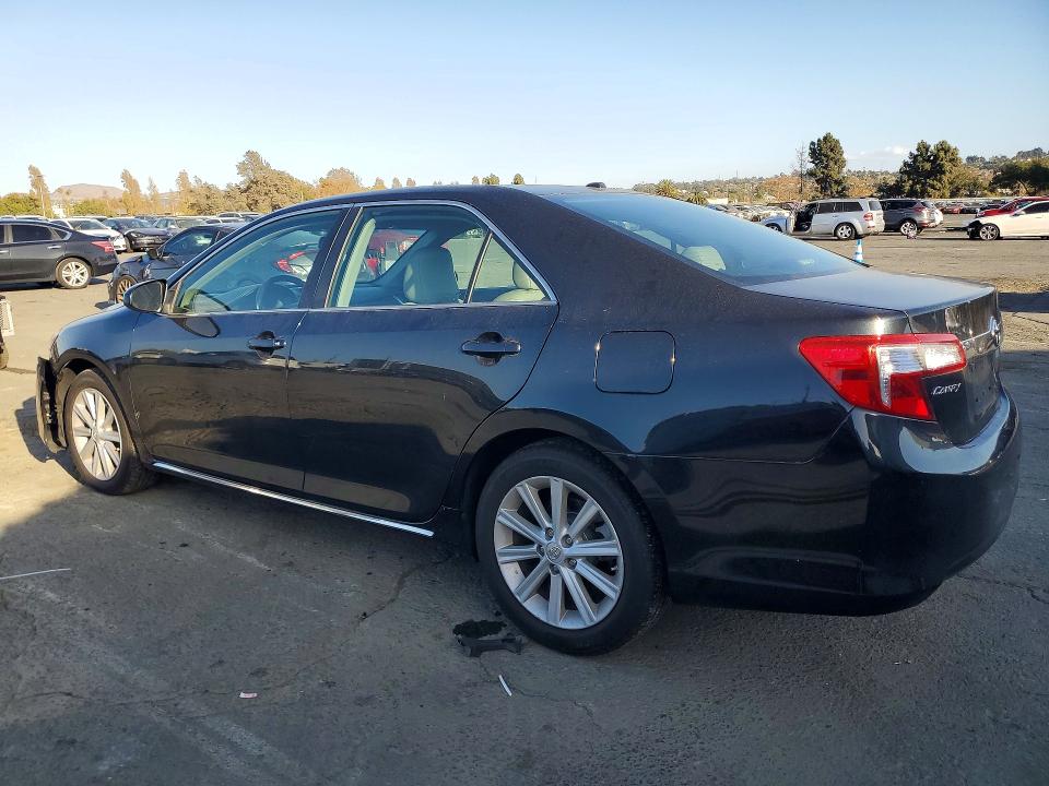 72723296 :رقم المزاد ، 4T4BF1FK3ER389496 vin ، 2014 Toyota Camry مزاد بيع