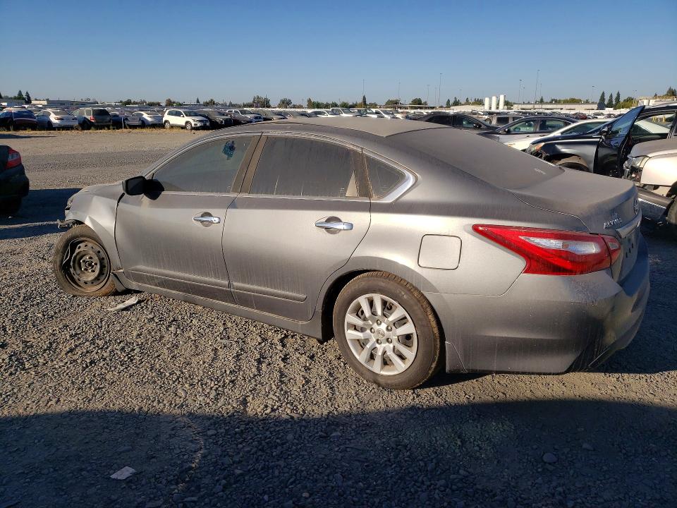2017 Nissan Altima მანქანა იყიდება აუქციონზე, vin: 1N4AL3AP0HN328581, აუქციონის ნომერი: 70578606