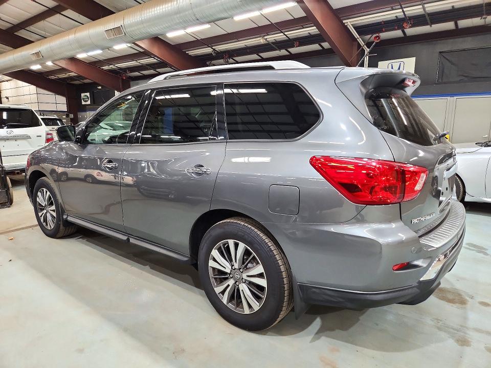 Продажа на аукционе авто 2018 Nissan Pathfinder, vin: 5N1DR2MM1JC674833, номер лота: 72376676