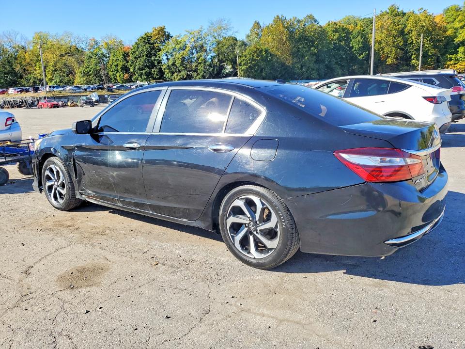 2017 Honda Accord მანქანა იყიდება აუქციონზე, vin: 1HGCR2F83HA268043, აუქციონის ნომერი: 71727466