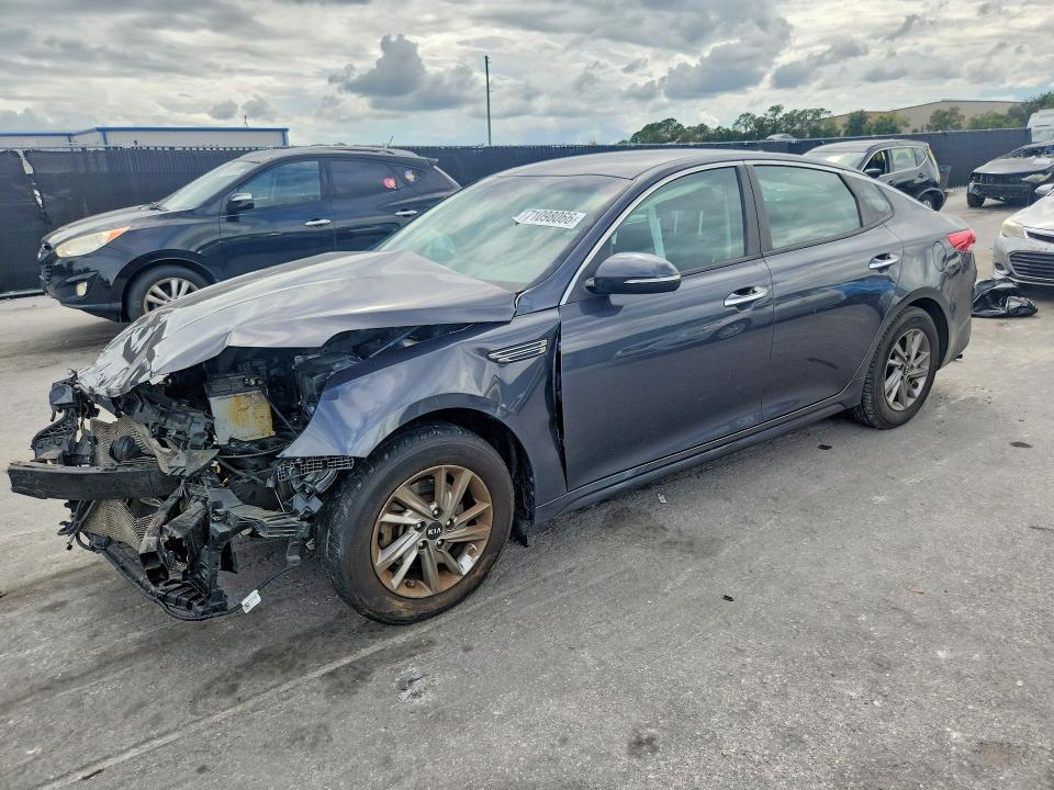 2019 Kia Optima მანქანა იყიდება აუქციონზე, vin: 5XXGT4L3XKG304392, აუქციონის ნომერი: 71098066