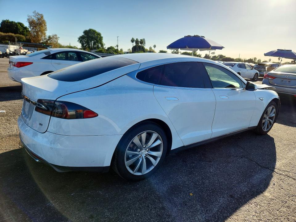 Продажа на аукционе авто 2014 Tesla Model S, vin: 5YJSA1H11EFP48953, номер лота: 72968046