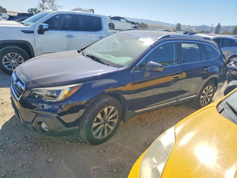 2018 Subaru Outback მანქანა იყიდება აუქციონზე, vin: 4S4BSATC8J3202577, აუქციონის ნომერი: 71229726