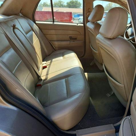 Продаж на аукціоні авто 2004 Ford Crown Victoria, vin: 2FAFP74W64X115681, номер лоту: 71236896