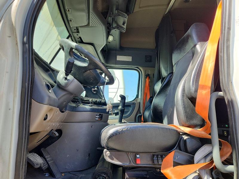 2016 Freightliner Cascadia 125 მანქანა იყიდება აუქციონზე, vin: 1FUBGLD54GLHN3580, აუქციონის ნომერი: 72848656