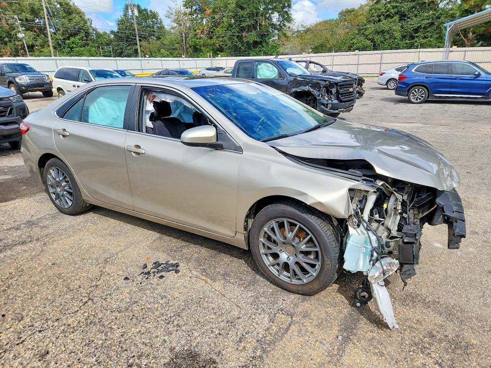 71426936 :رقم المزاد ، 4T1BF1FK4HU771809 vin ، 2017 Toyota Camry مزاد بيع