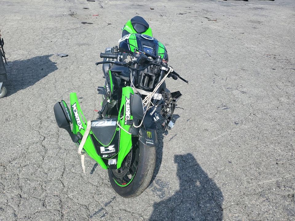 73374056 :رقم المزاد ، JKAZXCR14GA001182 vin ، 2016 Kawasaki Zx1000 مزاد بيع