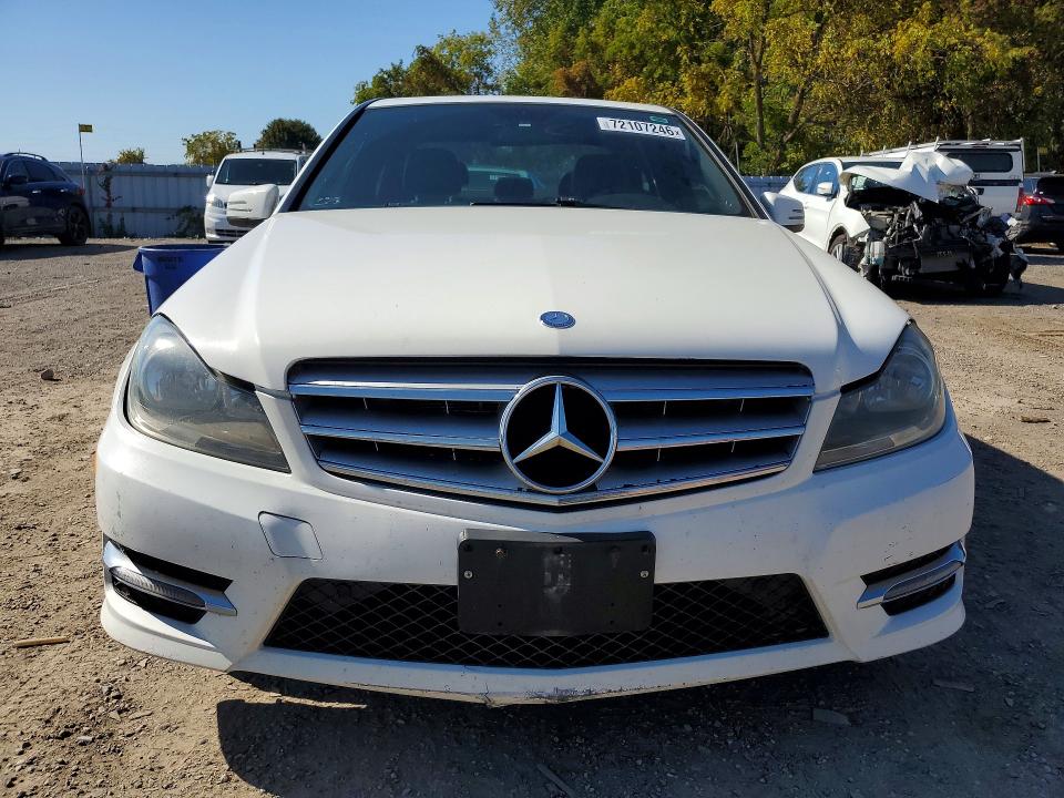 Продажа на аукционе авто 2013 Mercedes-benz C, vin: WDDGF8AB1DA826812, номер лота: 72107246