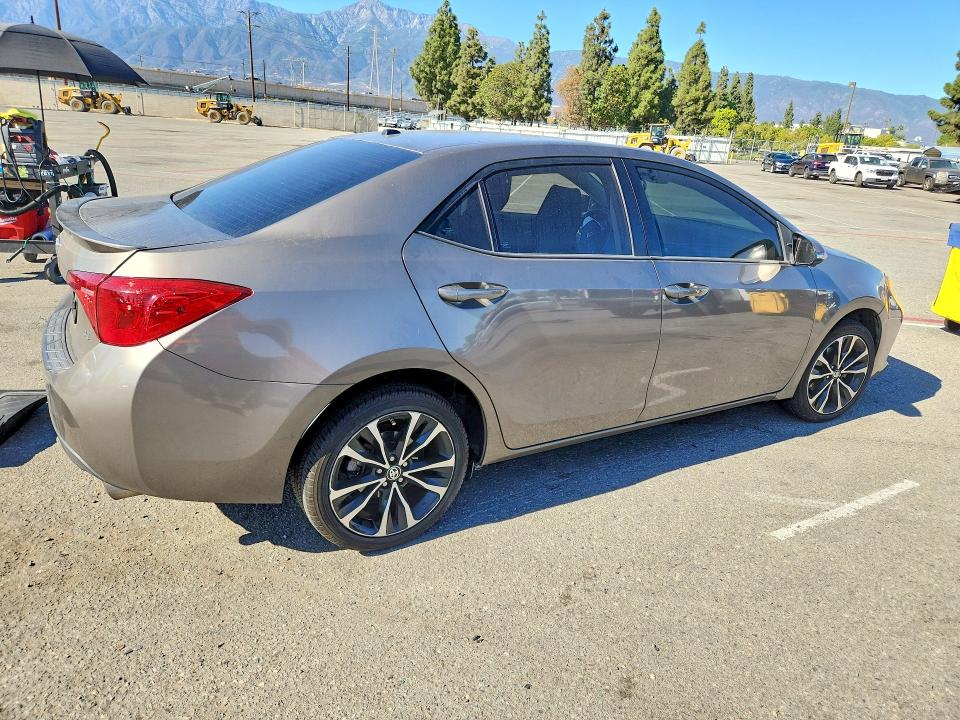 2018 Toyota Corolla მანქანა იყიდება აუქციონზე, vin: 5YFBURHE8JP807262, აუქციონის ნომერი: 71466696