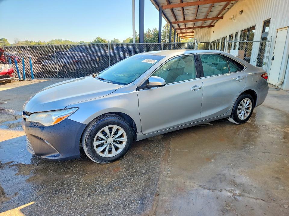 71505066 :رقم المزاد ، 4T1BF1FKXGU139475 vin ، 2016 Toyota Camry مزاد بيع