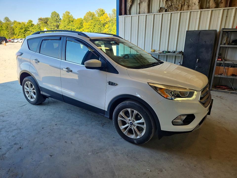 Продажа на аукционе авто 2017 Ford Escape, vin: 1FMCU0GD0HUB48708, номер лота: 71540226