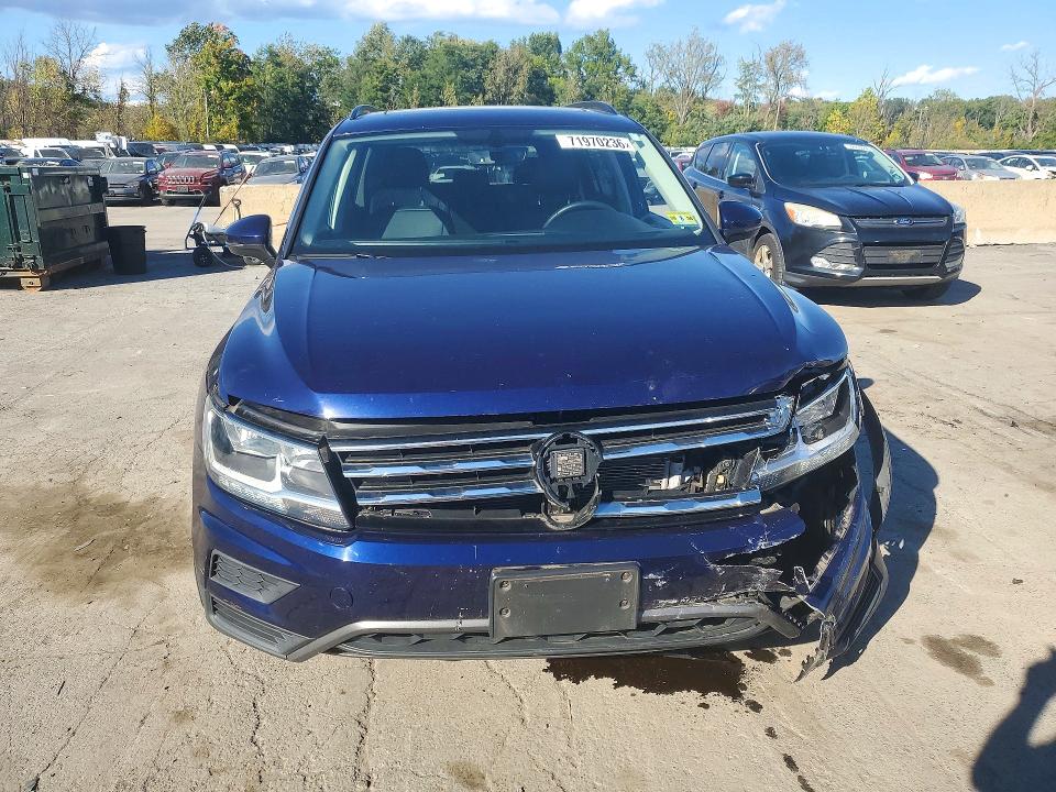 71970236 :رقم المزاد ، 3VV2B7AXXMM131495 vin ، 2021 Volkswagen Tiguan مزاد بيع