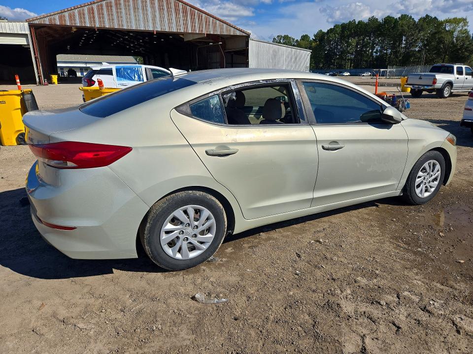 72171176 :رقم المزاد ، 5NPD74LF4HH125618 vin ، 2017 Hyundai Elantra مزاد بيع