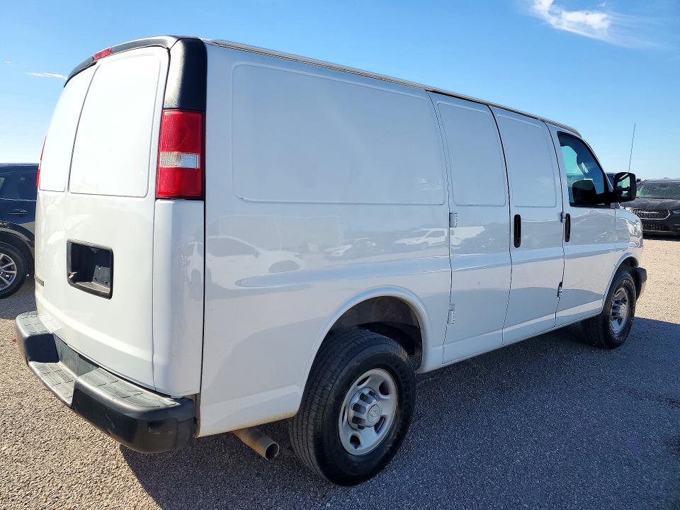 72610966 :رقم المزاد ، 1GCWGAFP9J1339898 vin ، 2018 Chevrolet Express G2500 مزاد بيع