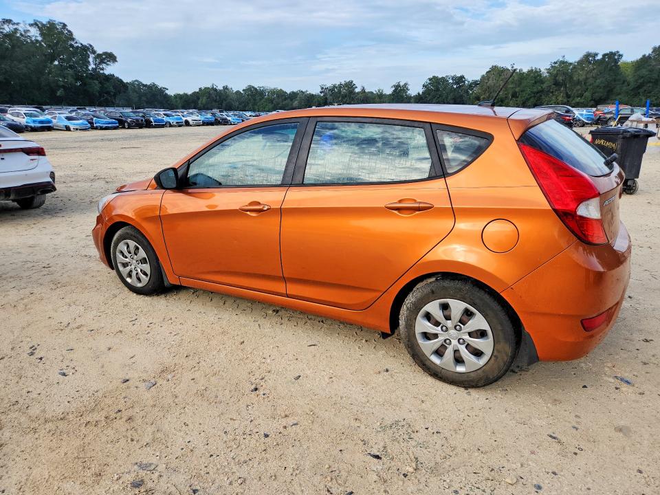 2017 Hyundai Accent მანქანა იყიდება აუქციონზე, vin: KMHCT5AE5HU327862, აუქციონის ნომერი: 70894926