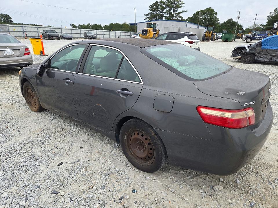72450456 :رقم المزاد ، 4T1BE46KX7U530677 vin ، 2007 Toyota Camry مزاد بيع