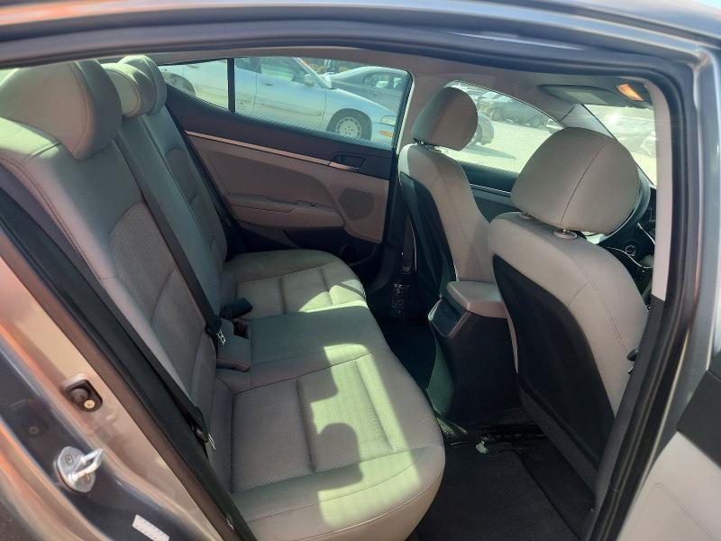 2017 Hyundai Elantra მანქანა იყიდება აუქციონზე, vin: KMHD74LF4HU127192, აუქციონის ნომერი: 71456356