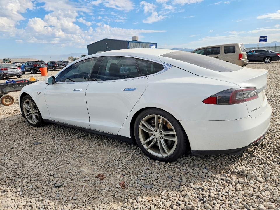 71671896 :رقم المزاد ، 5YJSA1AC1DFP10231 vin ، 2013 Tesla Model S مزاد بيع