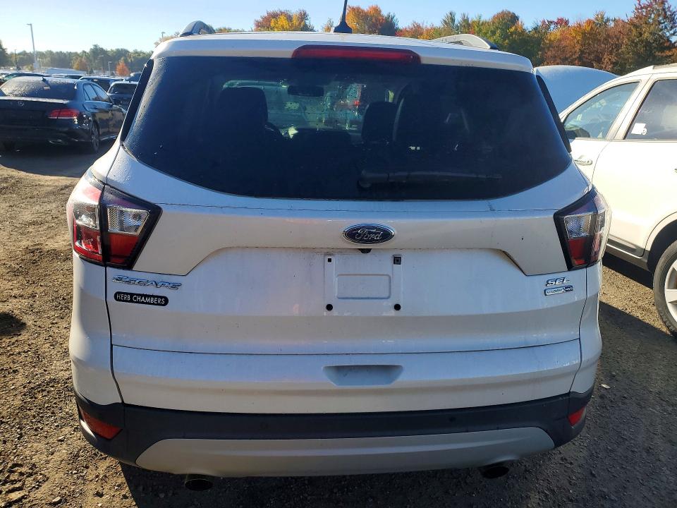72376506 :رقم المزاد ، 1FMCU9HD5JUA14382 vin ، 2018 Ford Escape مزاد بيع