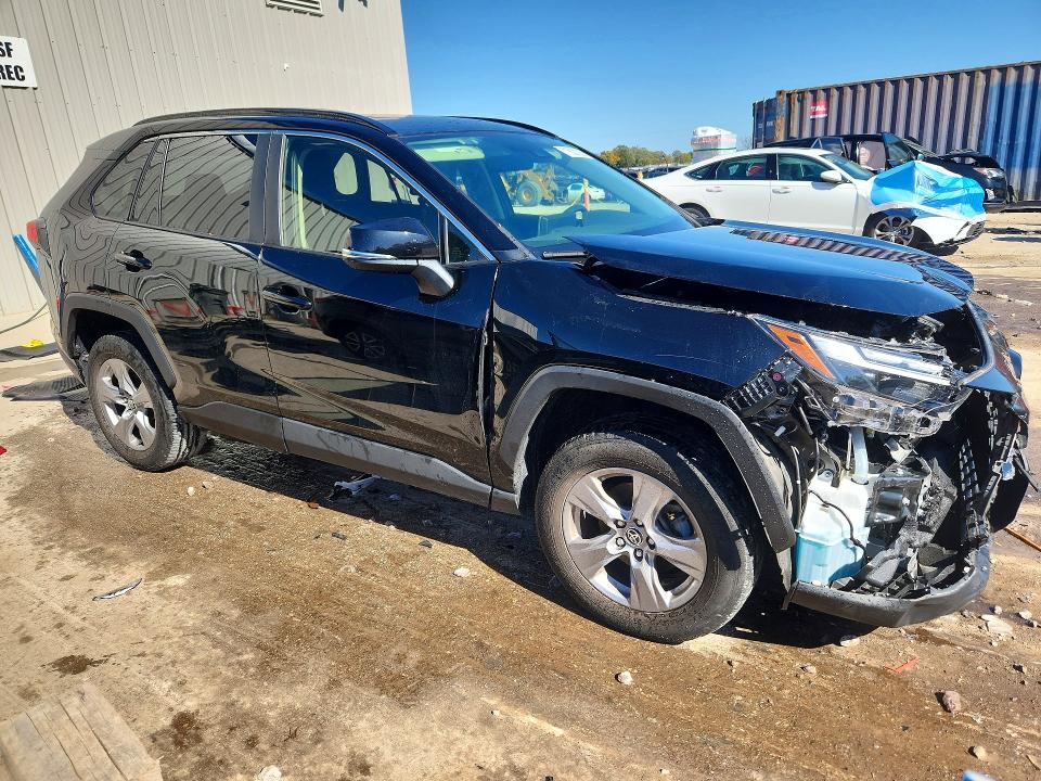 Продажа на аукционе авто 2023 Toyota Rav4, vin: JTMP1RFV5PD095497, номер лота: 71602126