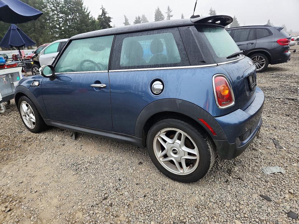 71321436 :رقم المزاد ، WMWMF7C51ATZ70503 vin ، 2010 Mini Cooper مزاد بيع