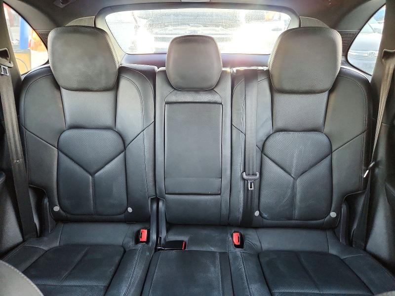 71841176 :رقم المزاد ، WP1AF2A27ELA40952 vin ، 2014 Porsche Cayenne مزاد بيع