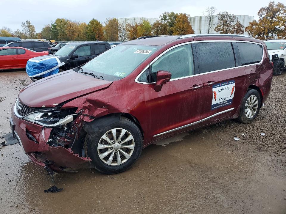 2019 Chrysler Pacifica მანქანა იყიდება აუქციონზე, vin: 2C4RC1BG6KR549189, აუქციონის ნომერი: 72689386
