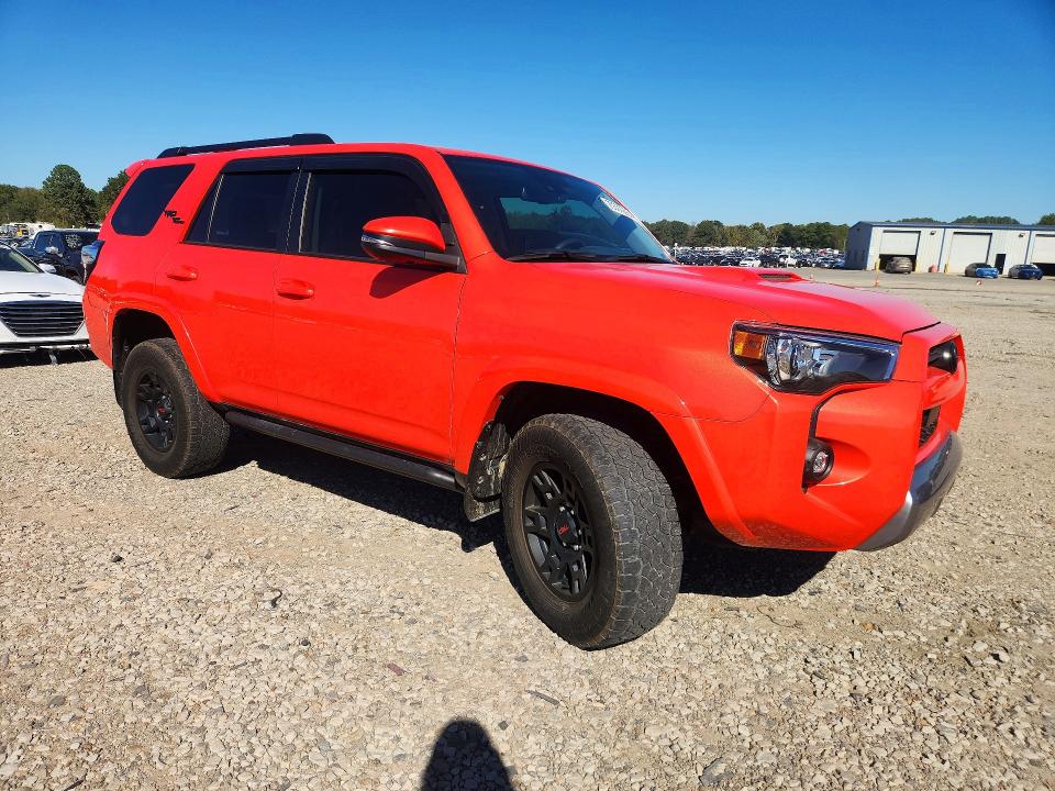 70507296 :رقم المزاد ، JTERU5JR7R6216536 vin ، 2024 Toyota 4runner مزاد بيع