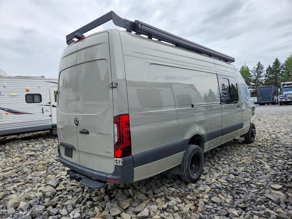 69044886 :رقم المزاد ، W1Y8ND6Y9ST227094 vin ، 2025 Mercedes-benz Sprinter مزاد بيع