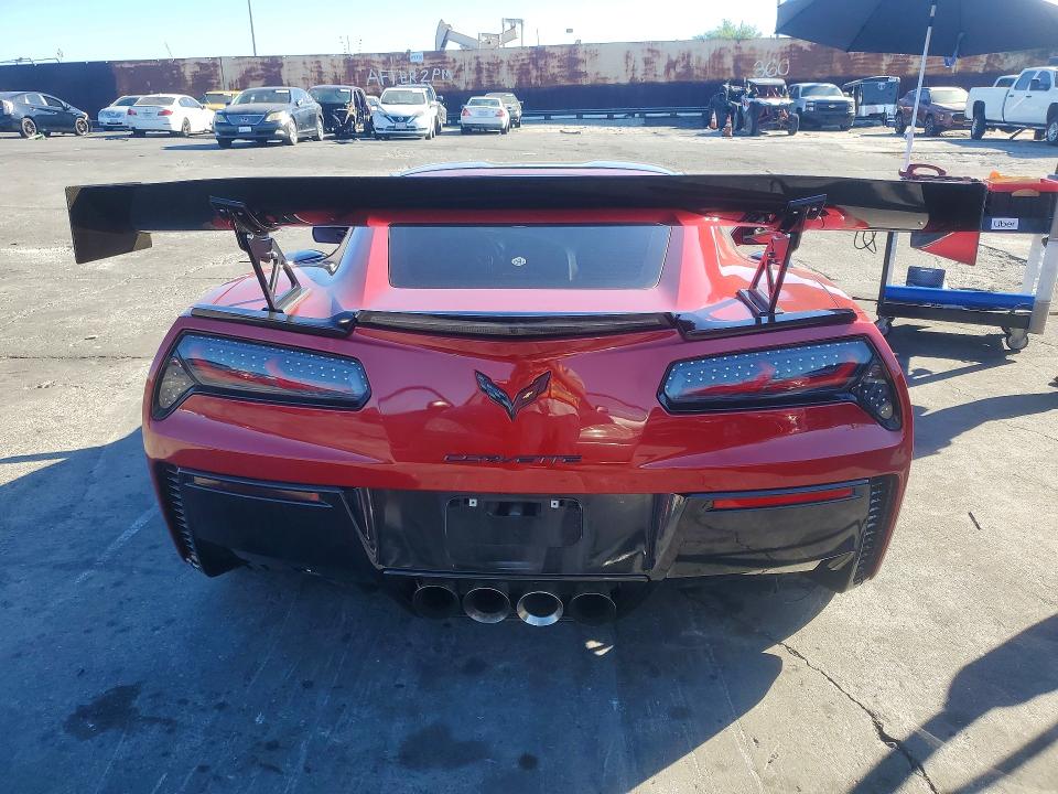 71509876 :رقم المزاد ، 1G1YU2D60F5605531 vin ، 2015 Chevrolet Corvette مزاد بيع