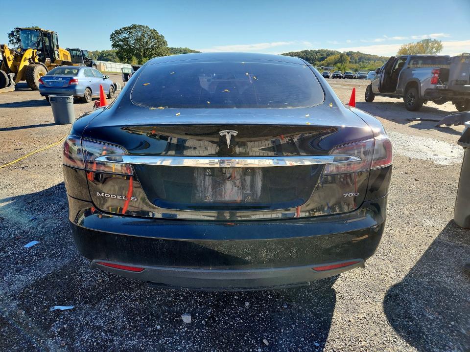 Продаж на аукціоні авто 2015 Tesla Model S, vin: 5YJSA1S2XFF082713, номер лоту: 71640806