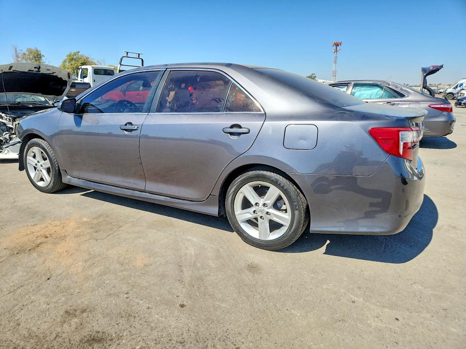 2014 Toyota Camry მანქანა იყიდება აუქციონზე, vin: 4T1BF1FK2EU455482, აუქციონის ნომერი: 71204276