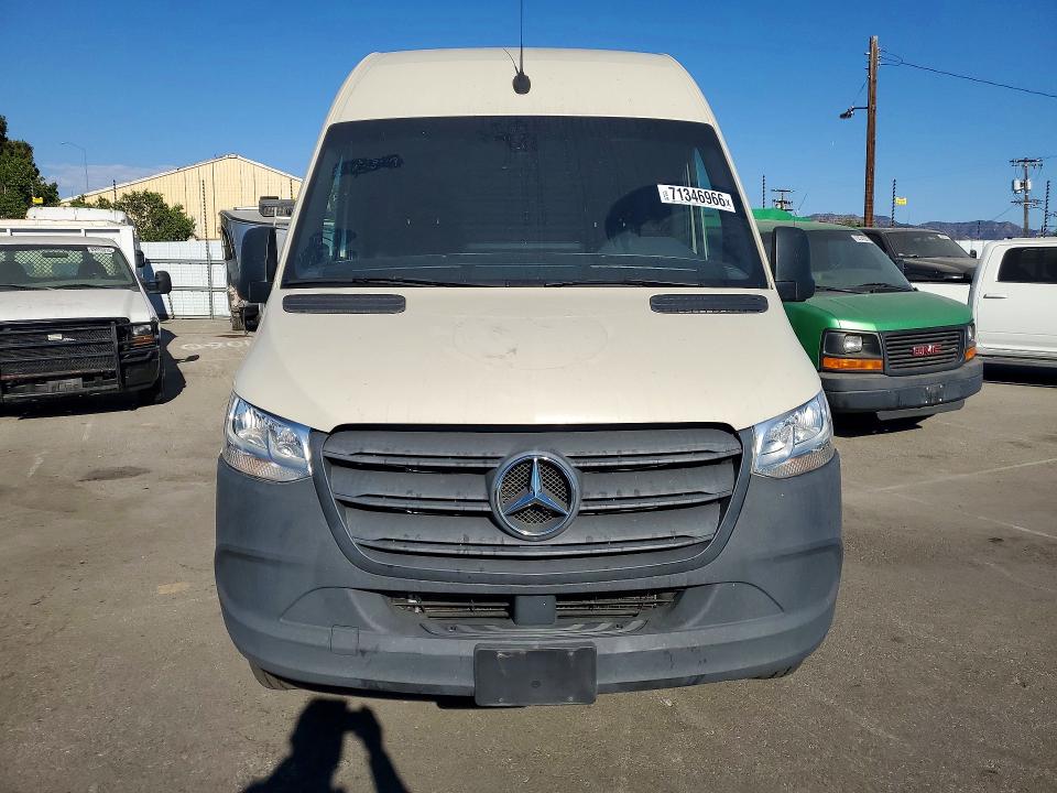 71346966 :رقم المزاد ، W1Y4NBHY4RT170782 vin ، 2024 Mercedes-benz Sprinter مزاد بيع