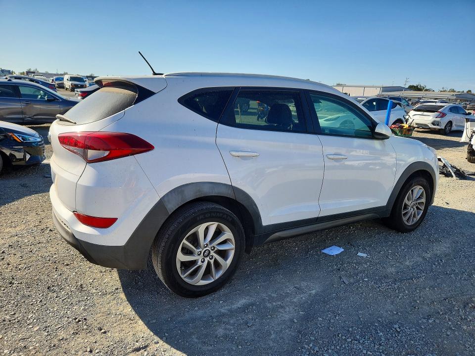 2016 Hyundai Tucson მანქანა იყიდება აუქციონზე, vin: KM8J33A43GU114751, აუქციონის ნომერი: 69799176