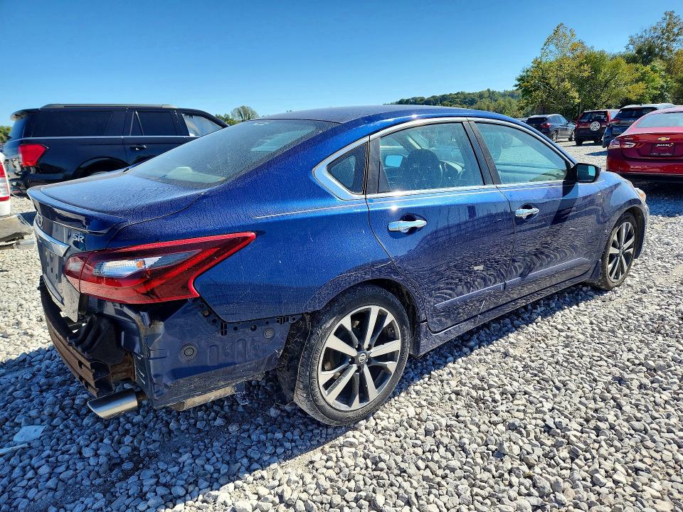 2017 Nissan Altima მანქანა იყიდება აუქციონზე, vin: 1N4AL3AP1HC209708, აუქციონის ნომერი: 71598756