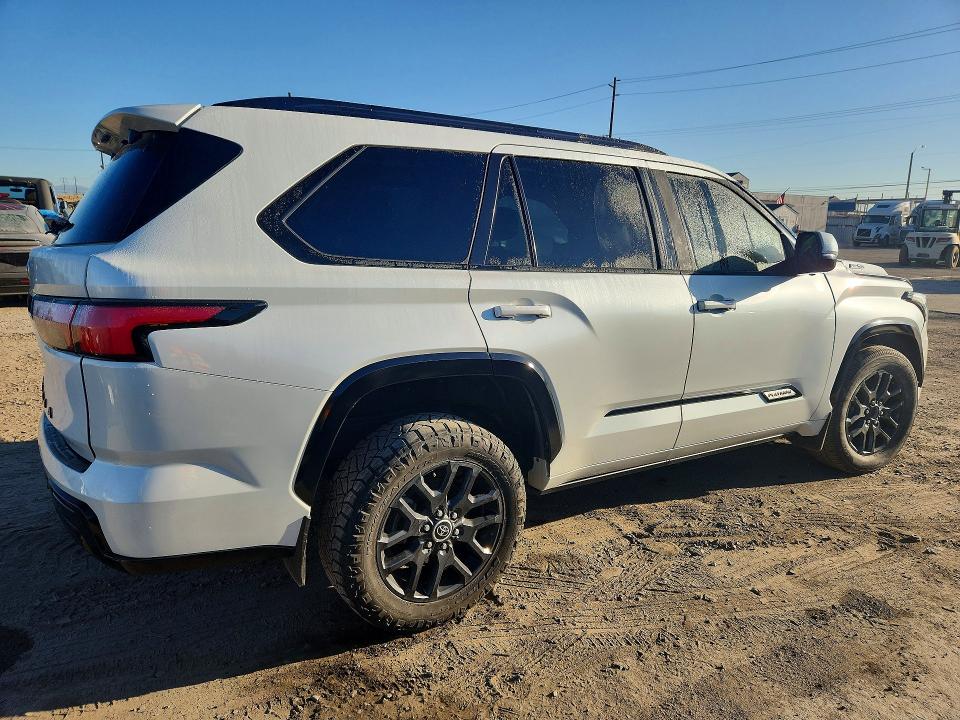 71672586 :رقم المزاد ، 7SVAAABA4PX018280 vin ، 2023 Toyota Sequoia مزاد بيع
