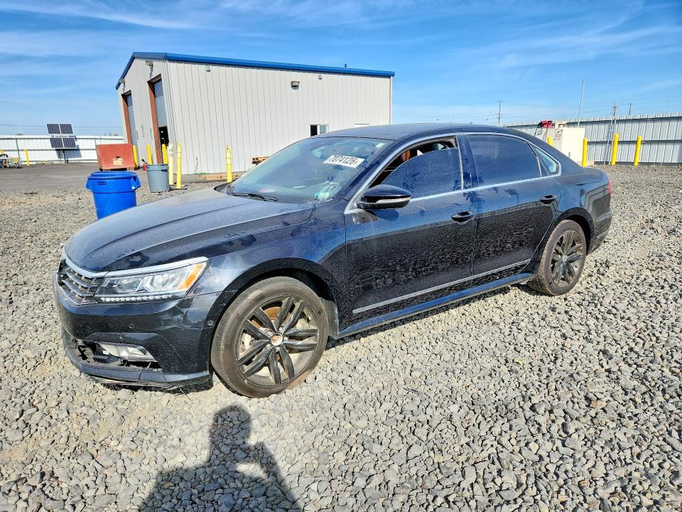 70741226 :رقم المزاد ، 1VWCM7A33HC080498 vin ، 2017 Volkswagen Passat مزاد بيع