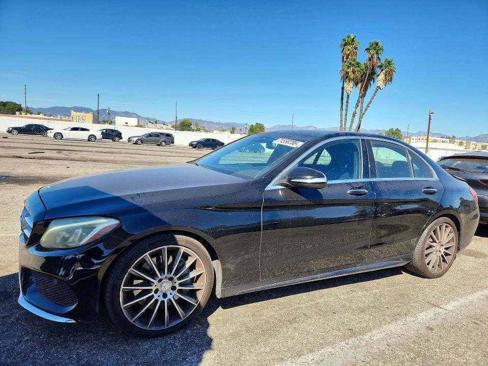 71558786 :رقم المزاد ، 55SWF6GB1FU021905 vin ، 2015 Mercedes-benz C مزاد بيع