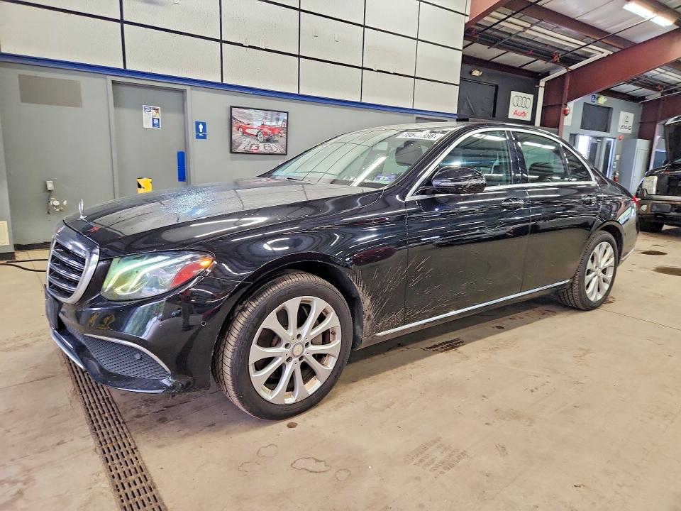 70542386 :رقم المزاد ، WDDZF4KB1HA201428 vin ، 2017 Mercedes-benz E مزاد بيع