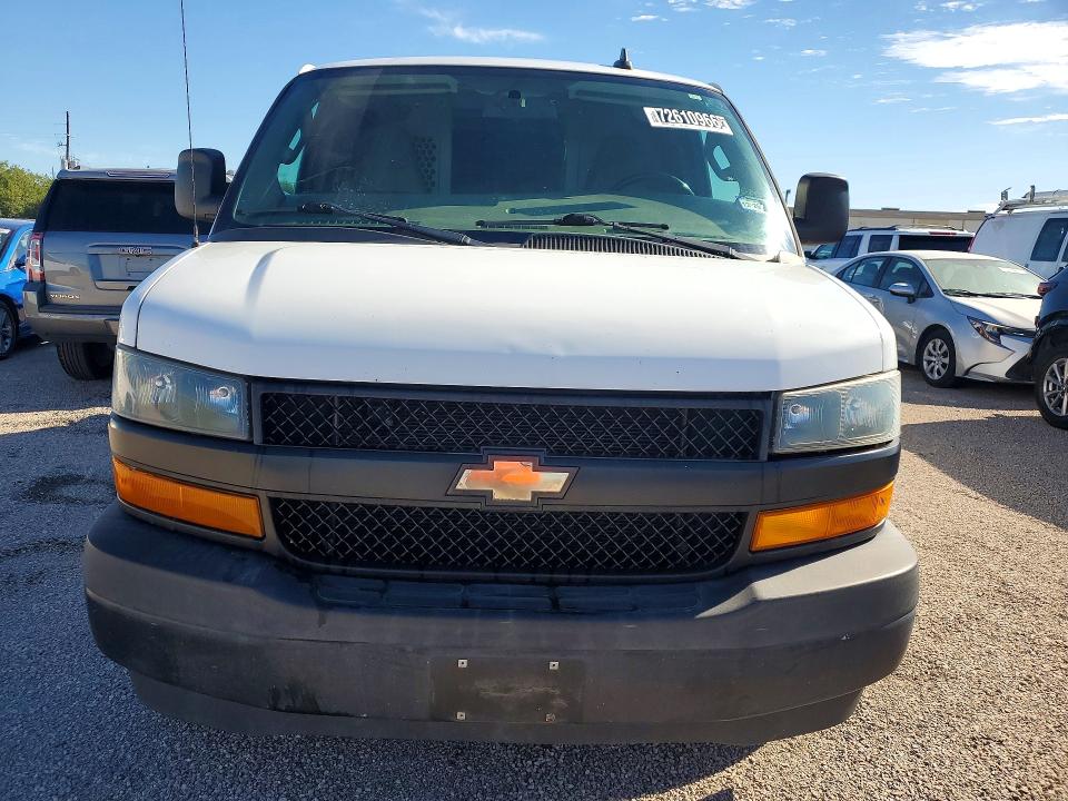 72610966 :رقم المزاد ، 1GCWGAFP9J1339898 vin ، 2018 Chevrolet Express G2500 مزاد بيع