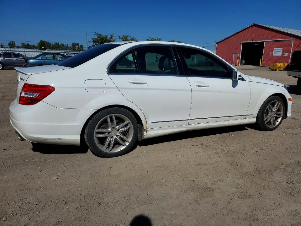 Продажа на аукционе авто 2013 Mercedes-benz C, vin: WDDGF8AB1DA826812, номер лота: 72107246