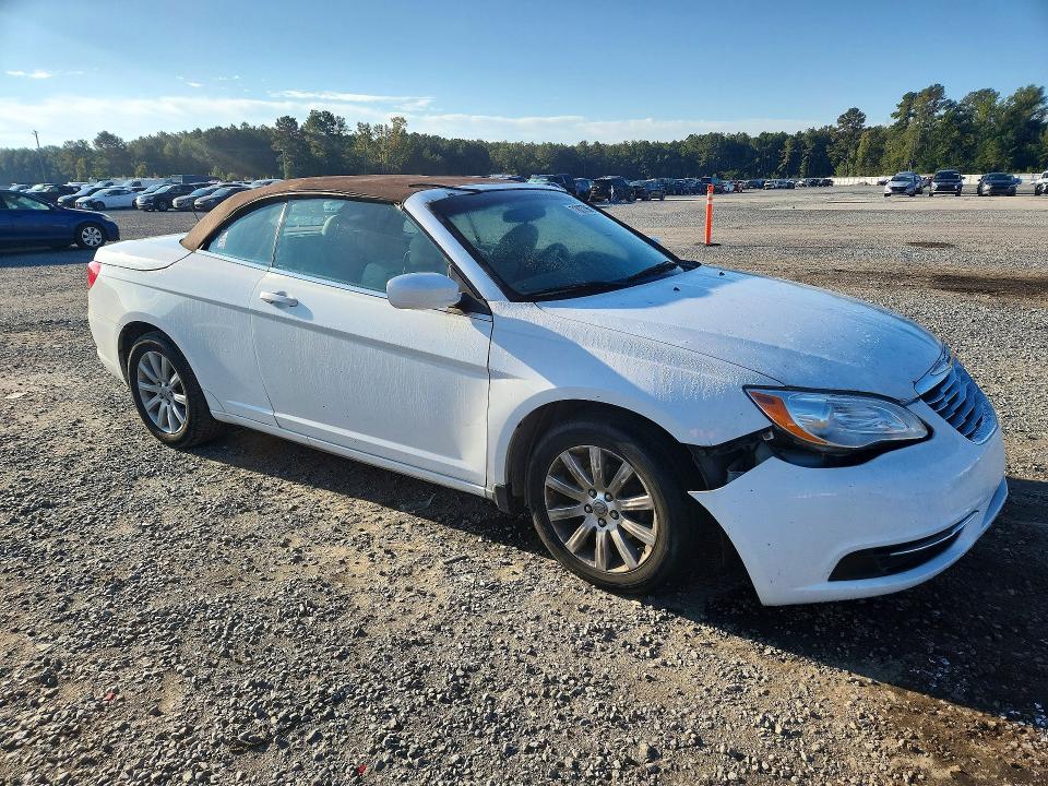 2013 Chrysler 200 მანქანა იყიდება აუქციონზე, vin: 1C3BCBEB5DN512016, აუქციონის ნომერი: 71822796