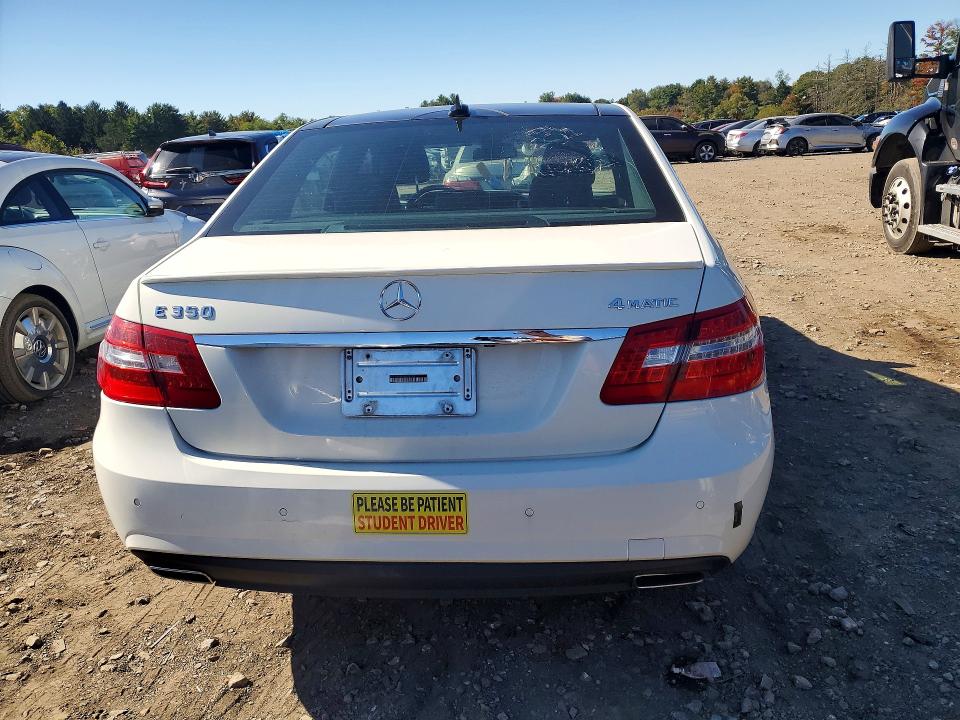 70819456 :رقم المزاد ، WDDHF8HB4BA392389 vin ، 2011 Mercedes-benz E مزاد بيع
