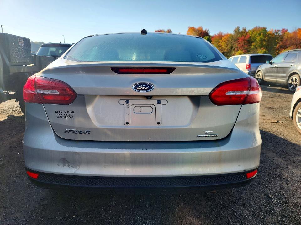 72923376 :رقم المزاد ، 1FADP3F22FL227288 vin ، 2015 Ford Focus مزاد بيع