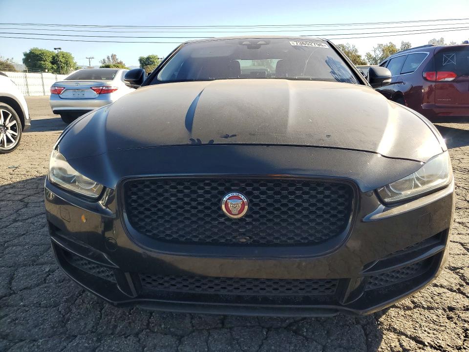 73652796 :رقم المزاد ، SAJAE4BG9HA957614 vin ، 2017 Jaguar Xe مزاد بيع