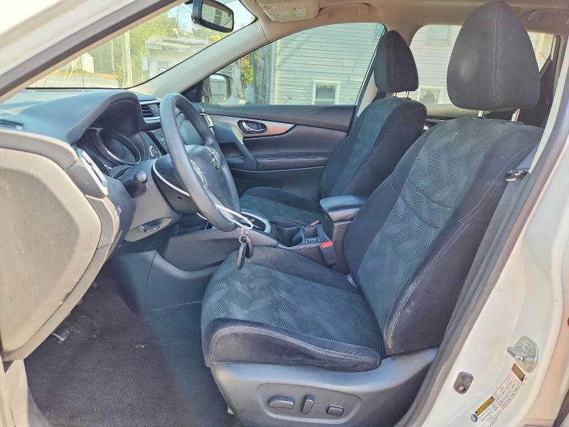 2015 Nissan Rogue მანქანა იყიდება აუქციონზე, vin: 5N1AT2MV6FC895817, აუქციონის ნომერი: 70799436