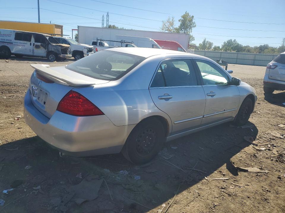 71727476 :رقم المزاد ، 1HGCM66567A800962 vin ، 2007 Honda Accord مزاد بيع